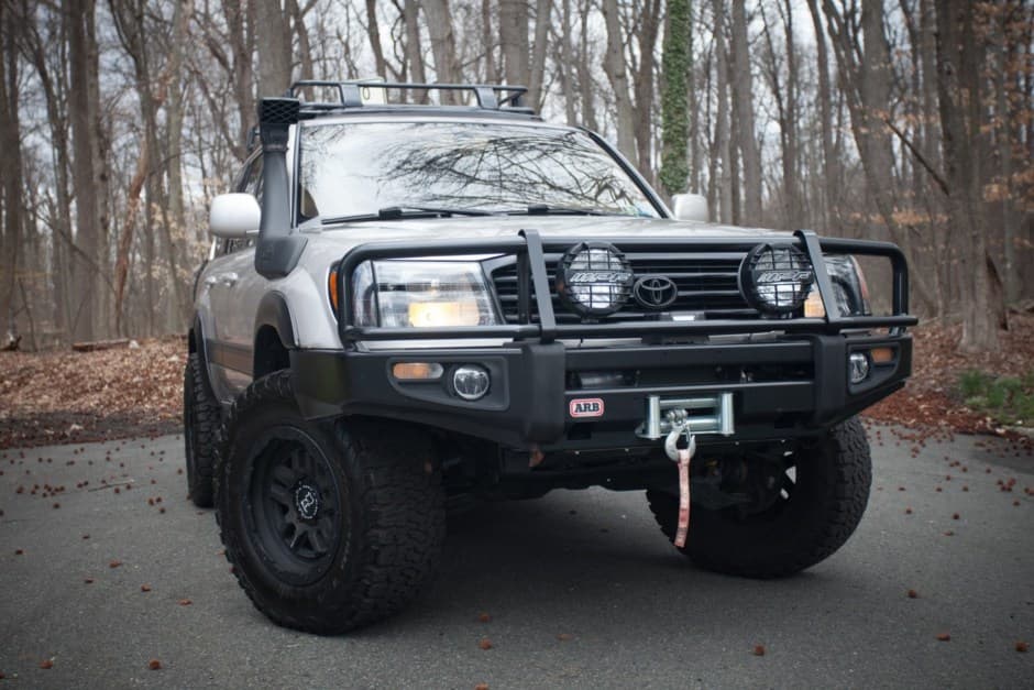 1999 Toyota Land Cruiser 100-Series sold for $25,500