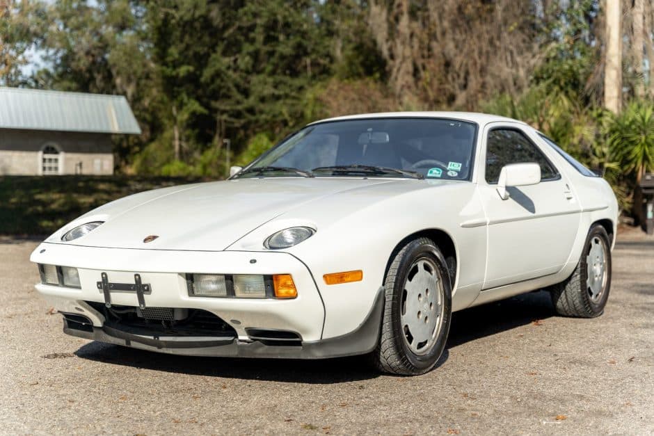 1986 Porsche 928 sold for $15,350