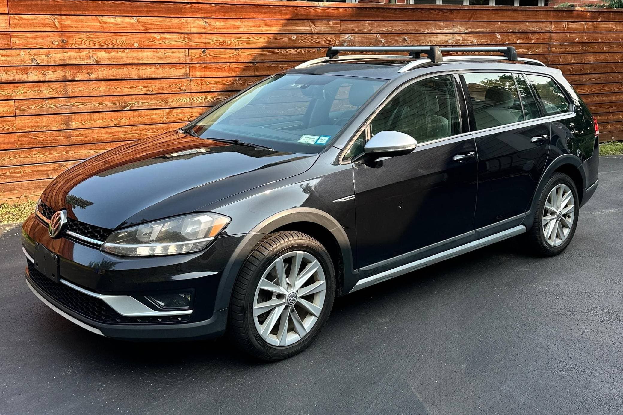 2018 Volkswagen Golf sold for $9,500