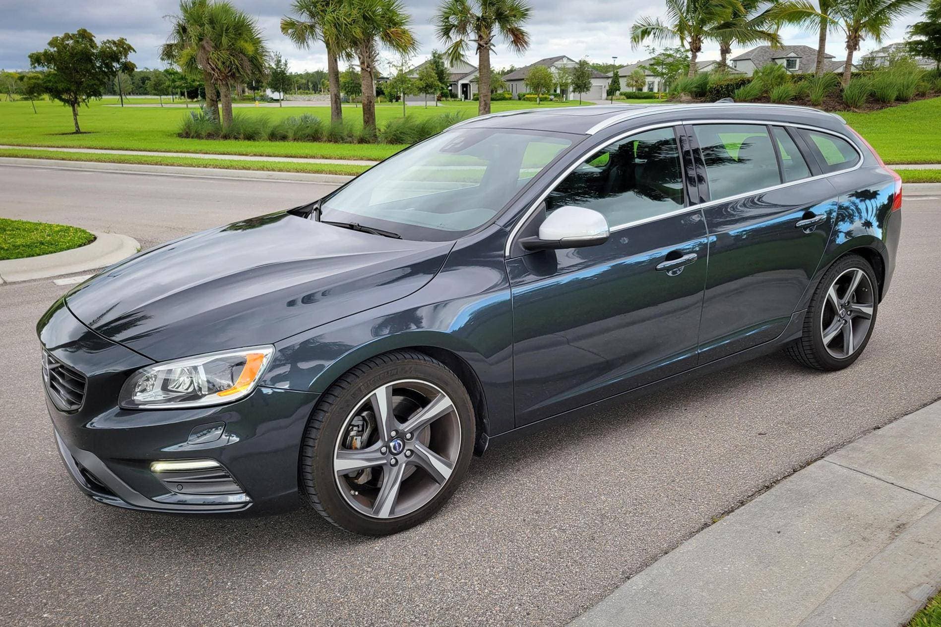 2015 Volvo V60 sold for $25,250