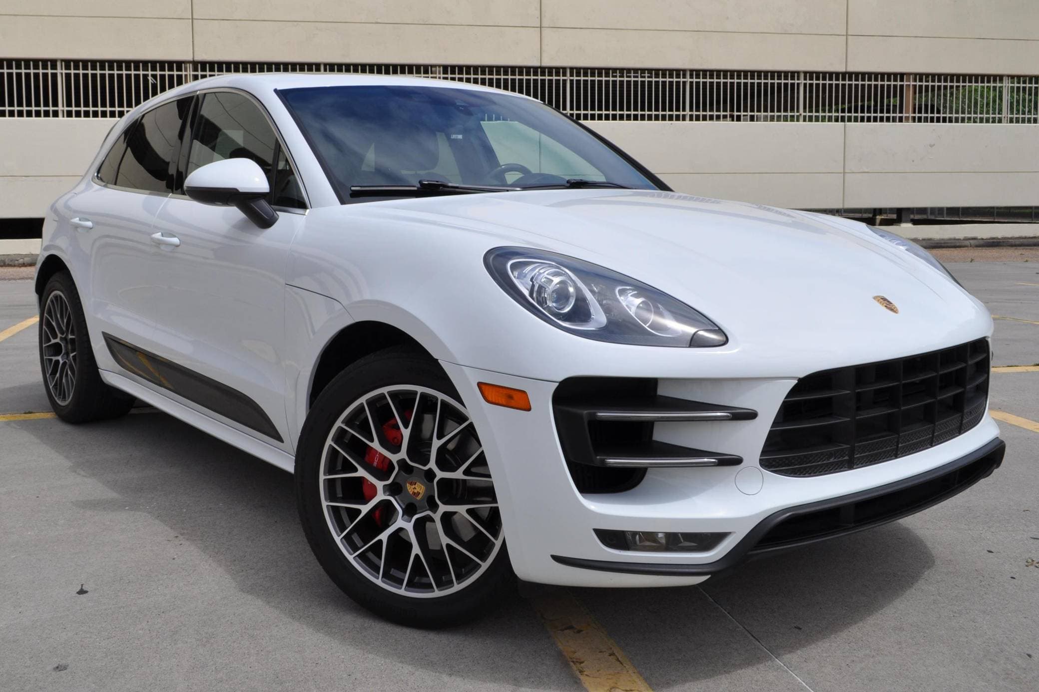 2015 Porsche Macan sold for $31,250