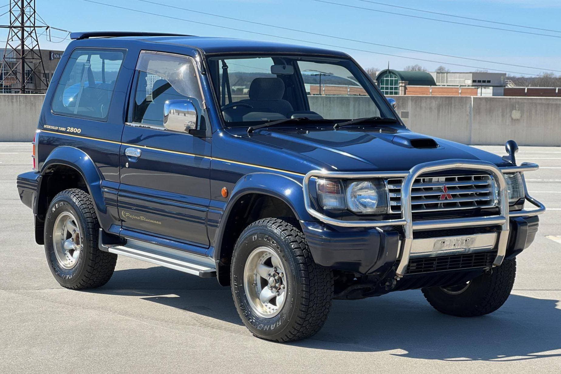 1995 Mitsubishi Pajero sold for $9,100