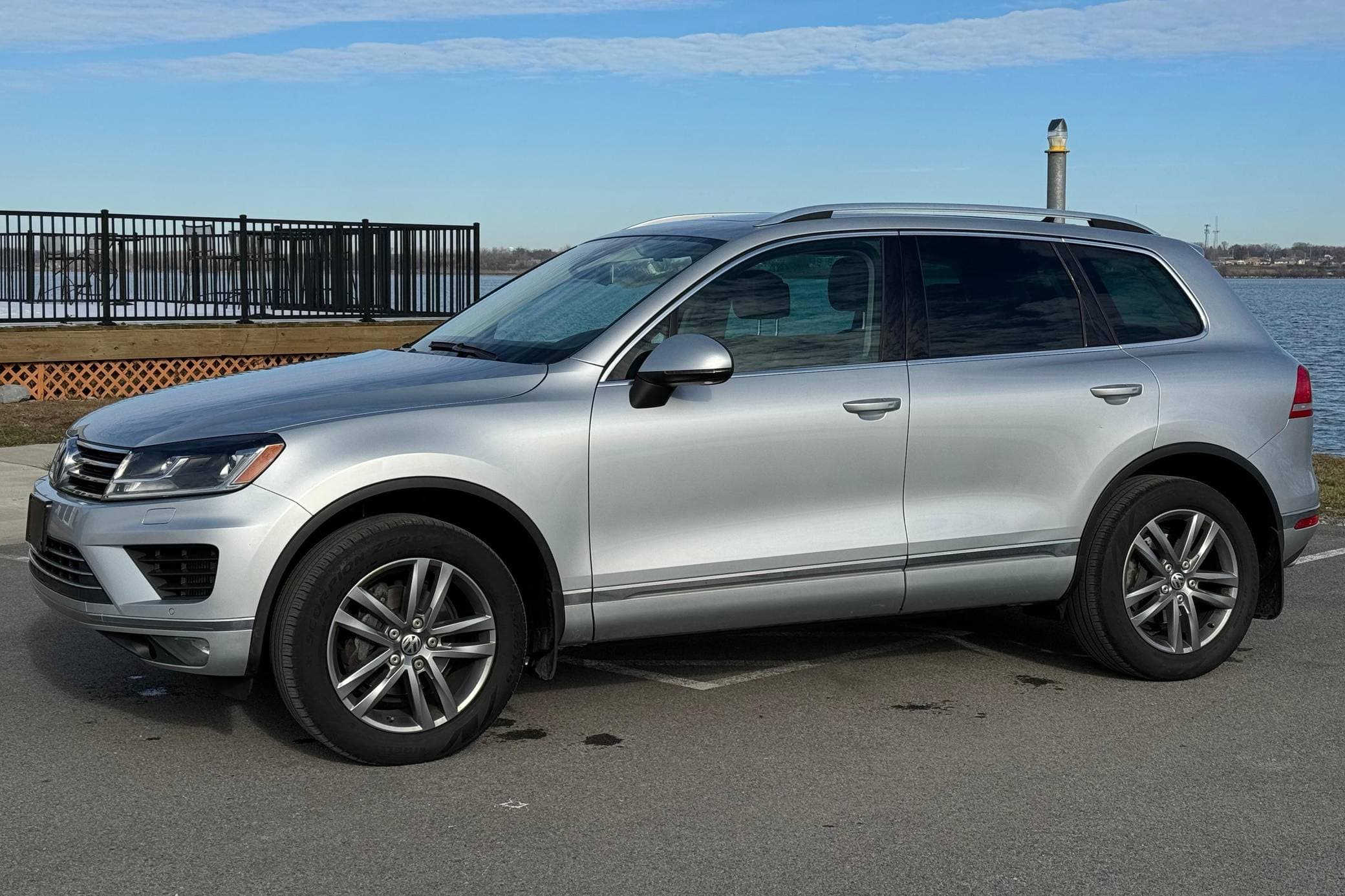 2015 Volkswagen Touareg sold for $19,500