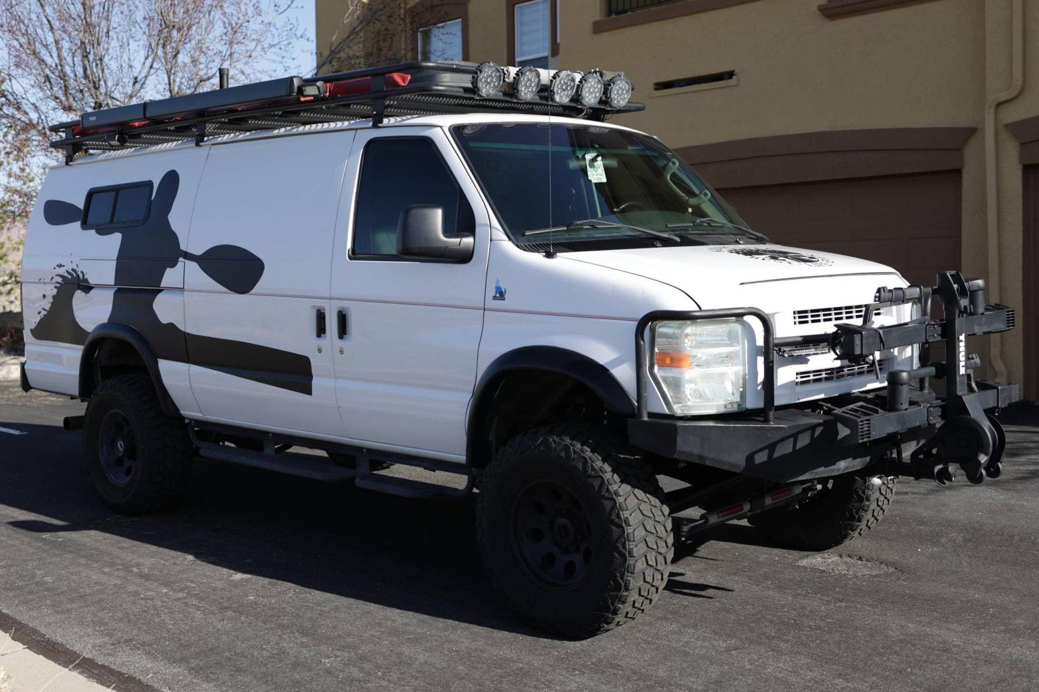 2006 Ford E-Series sold for $16,500