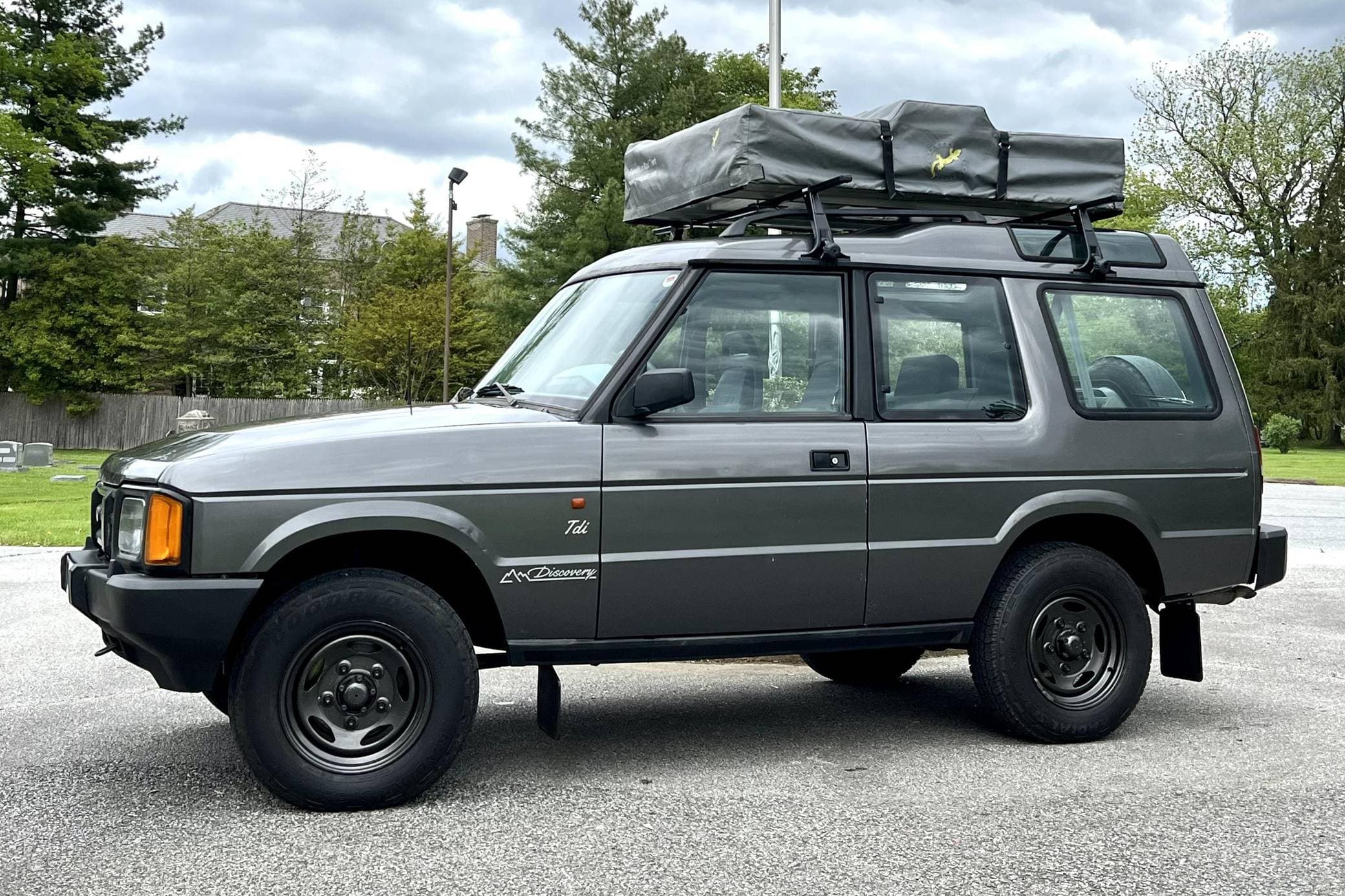 1992 Land Rover Discovery sold for $15,250
