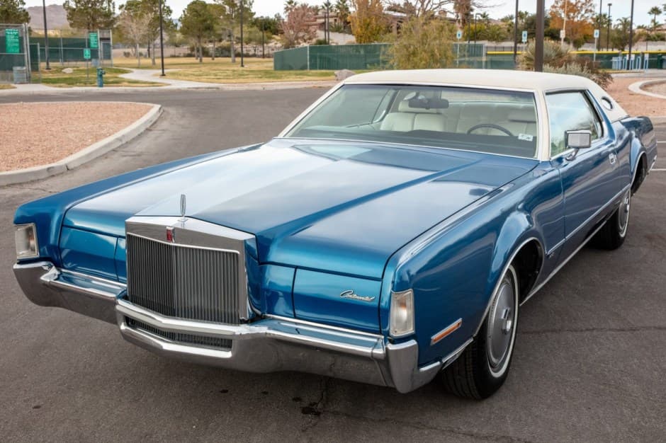1972 Lincoln Continental Mark IV (1972-1976) sold for $17,000