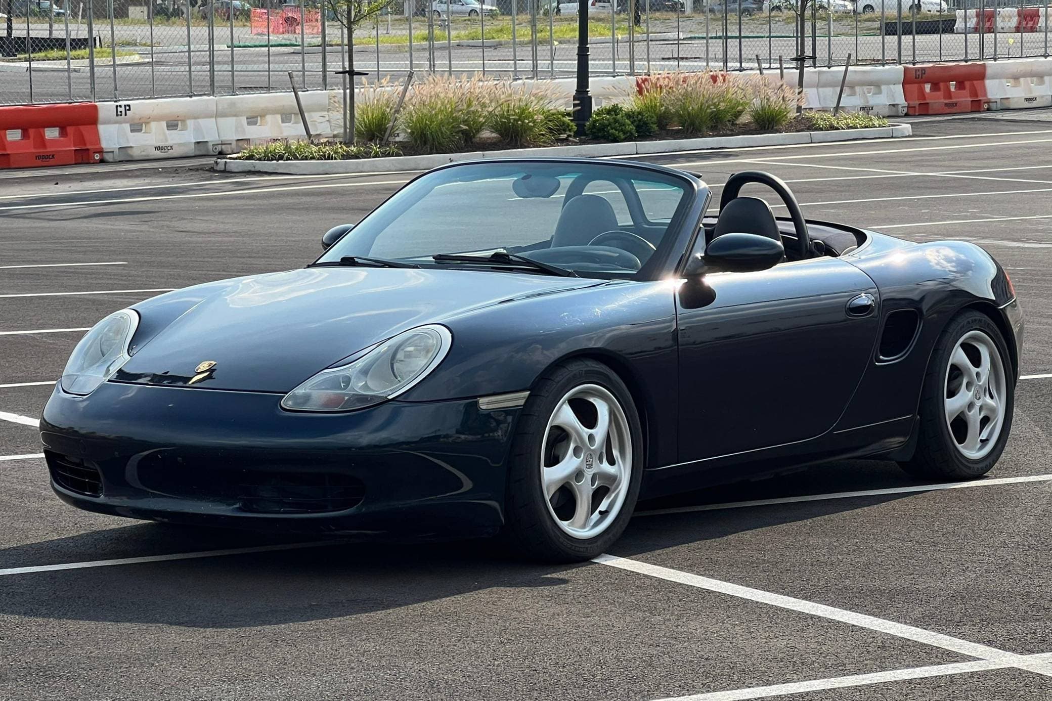 1999 Porsche 986 Boxster sold for $7,250