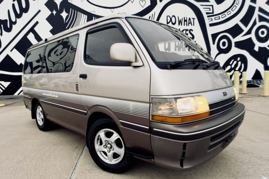1992 Toyota HiAce sold for $7,088