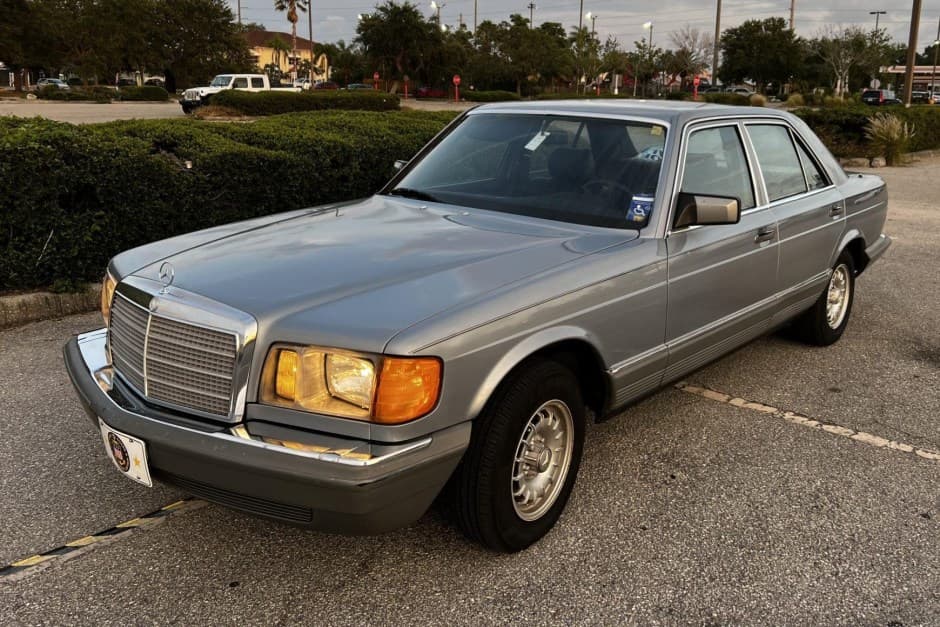 1982 Mercedes-Benz W126 S-Class sold for $7,200