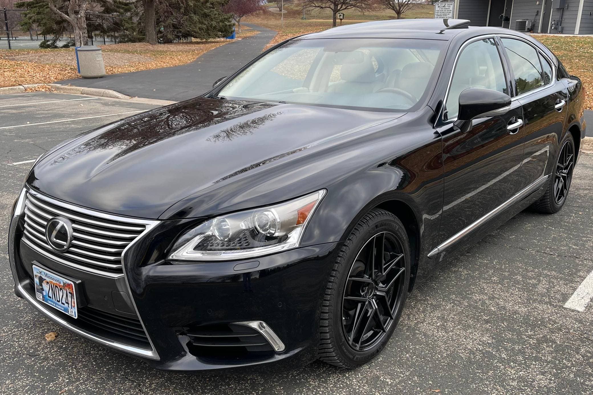 2016 Lexus LS sold for $24,750