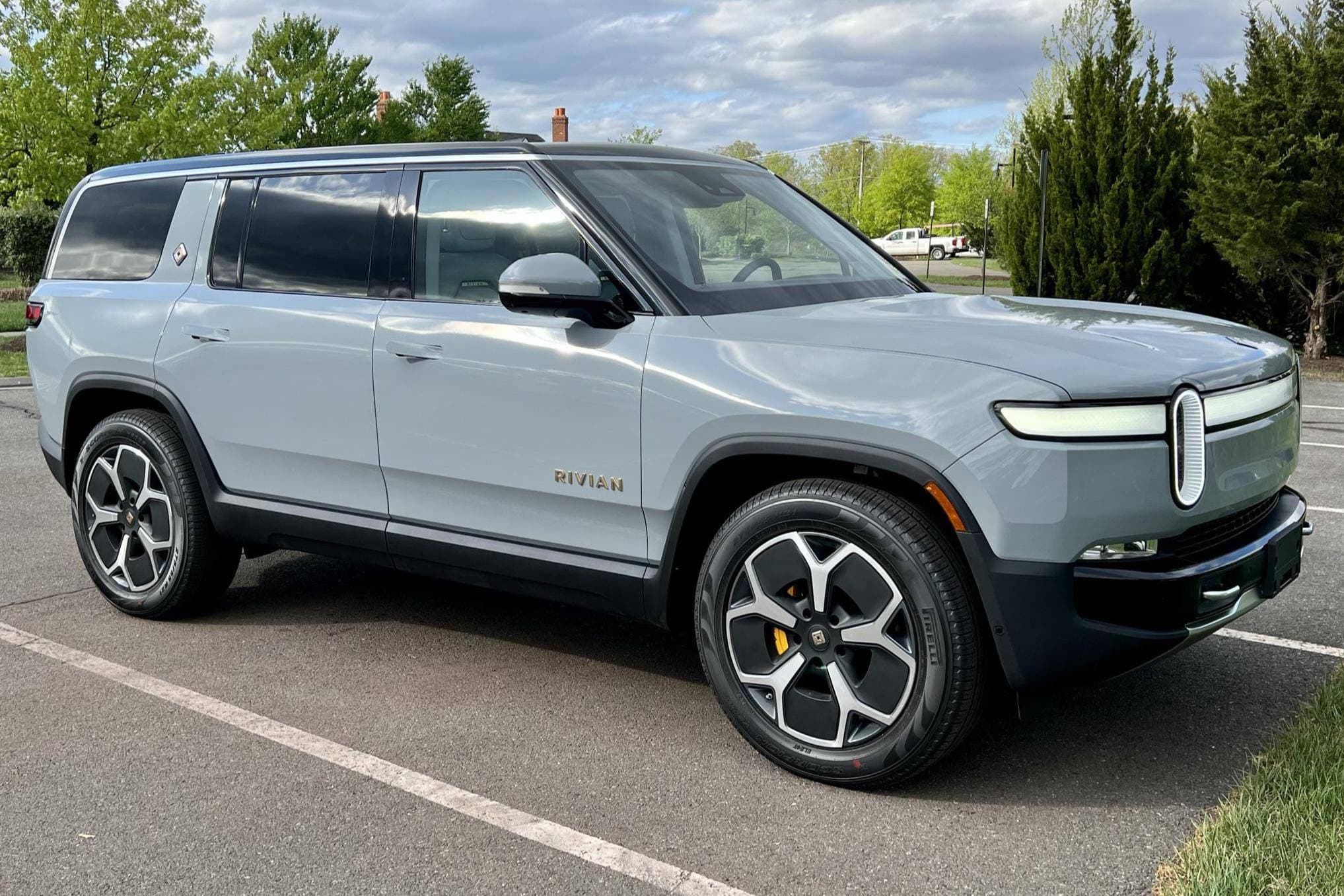 2023 Rivian R1S sold for $92,001