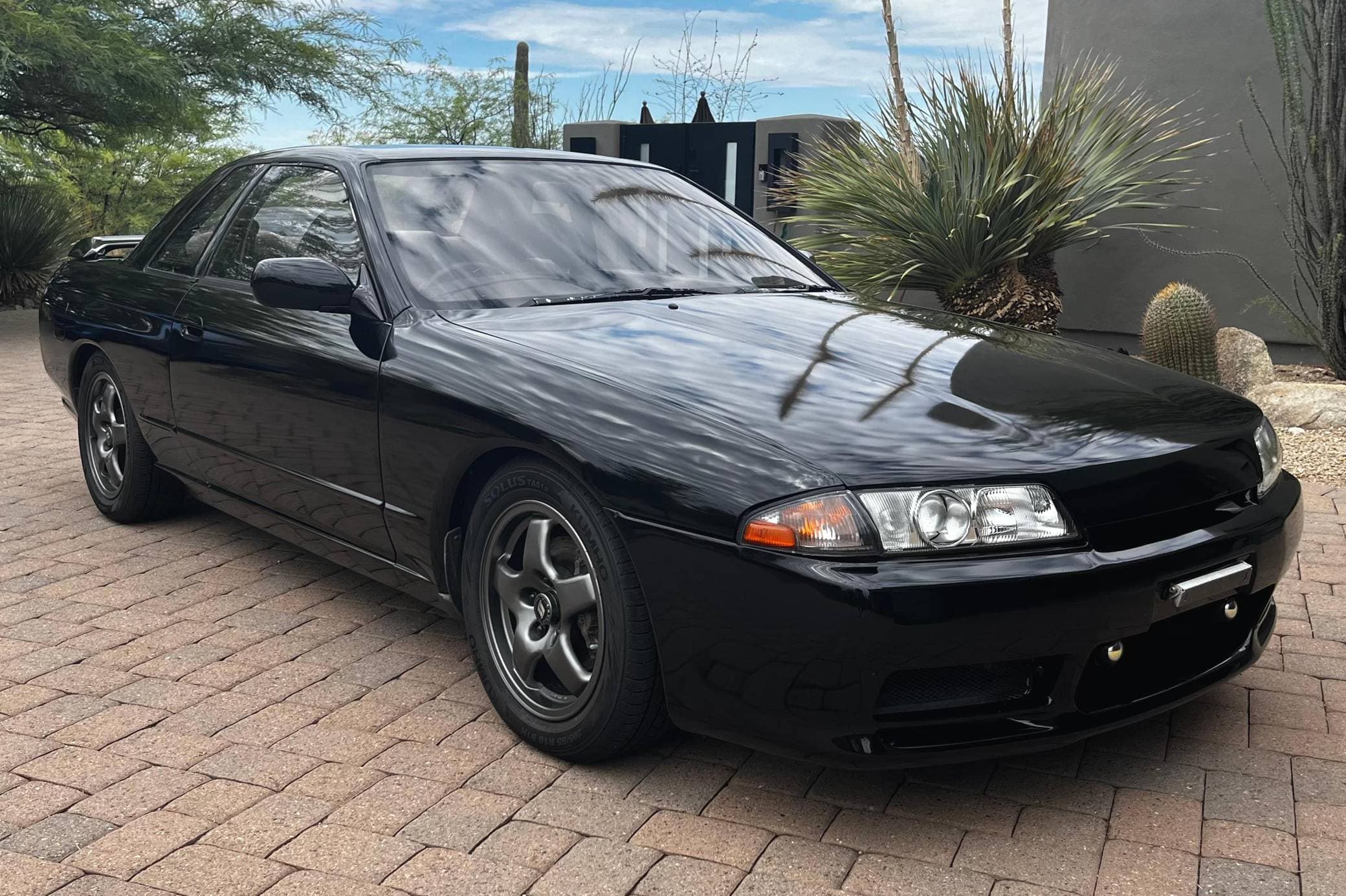 1989 Nissan R32 Skyline sold for $17,000