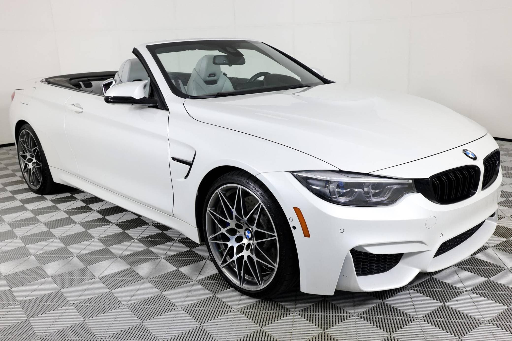 2019 BMW F8X M4 sold for $51,500