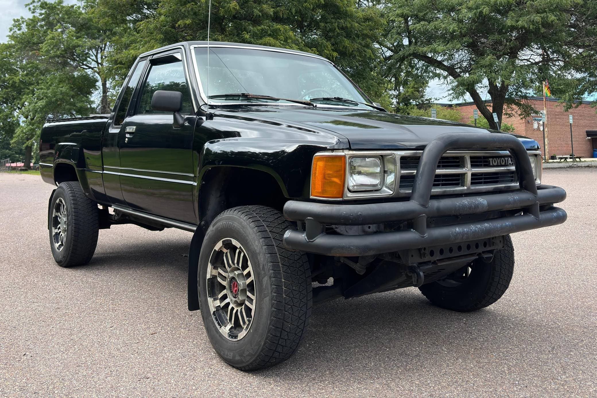 1988 Toyota Pickup sold for $8,500
