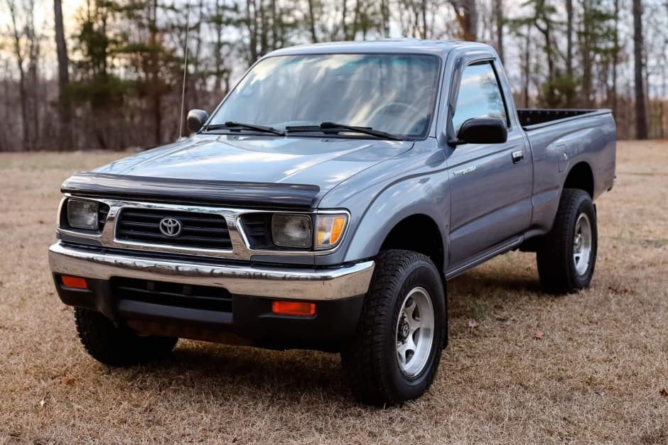 1997 Toyota Tacoma (N1X0 1995-2005) sold for $17,500