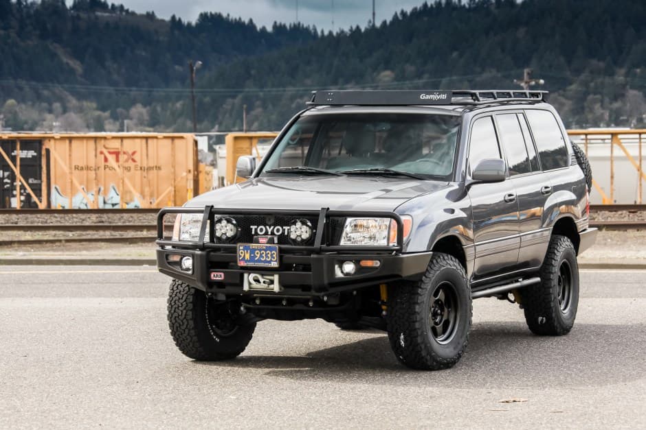 2003 Toyota Land Cruiser 100-Series sold for $31,250