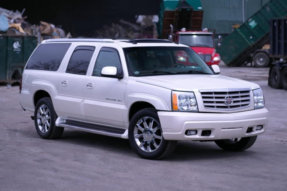 2003 Cadillac Escalade & EXT GMT800 (2002-2006) sold for $33,000