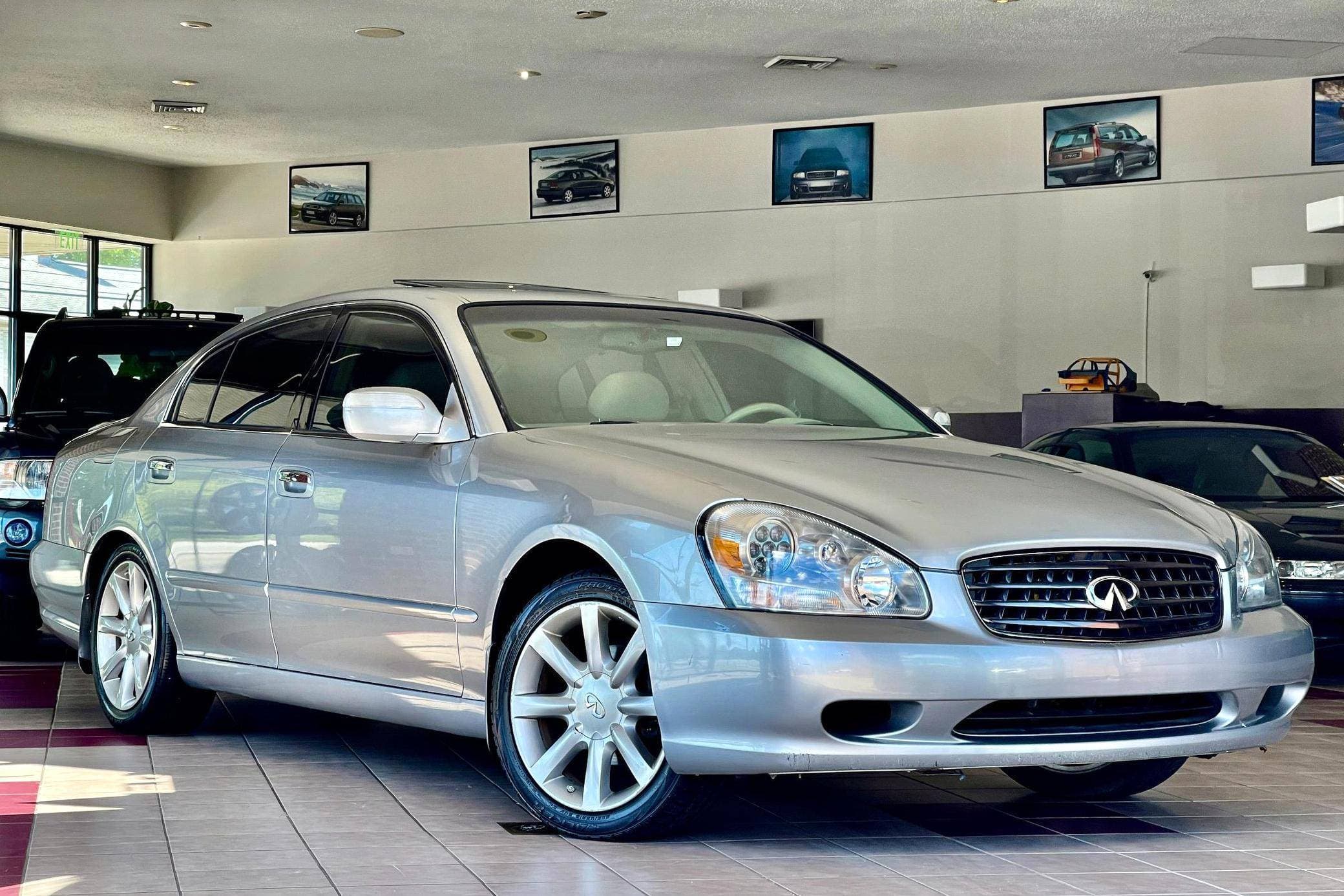 2002 Infiniti Q45 sold for $7,890