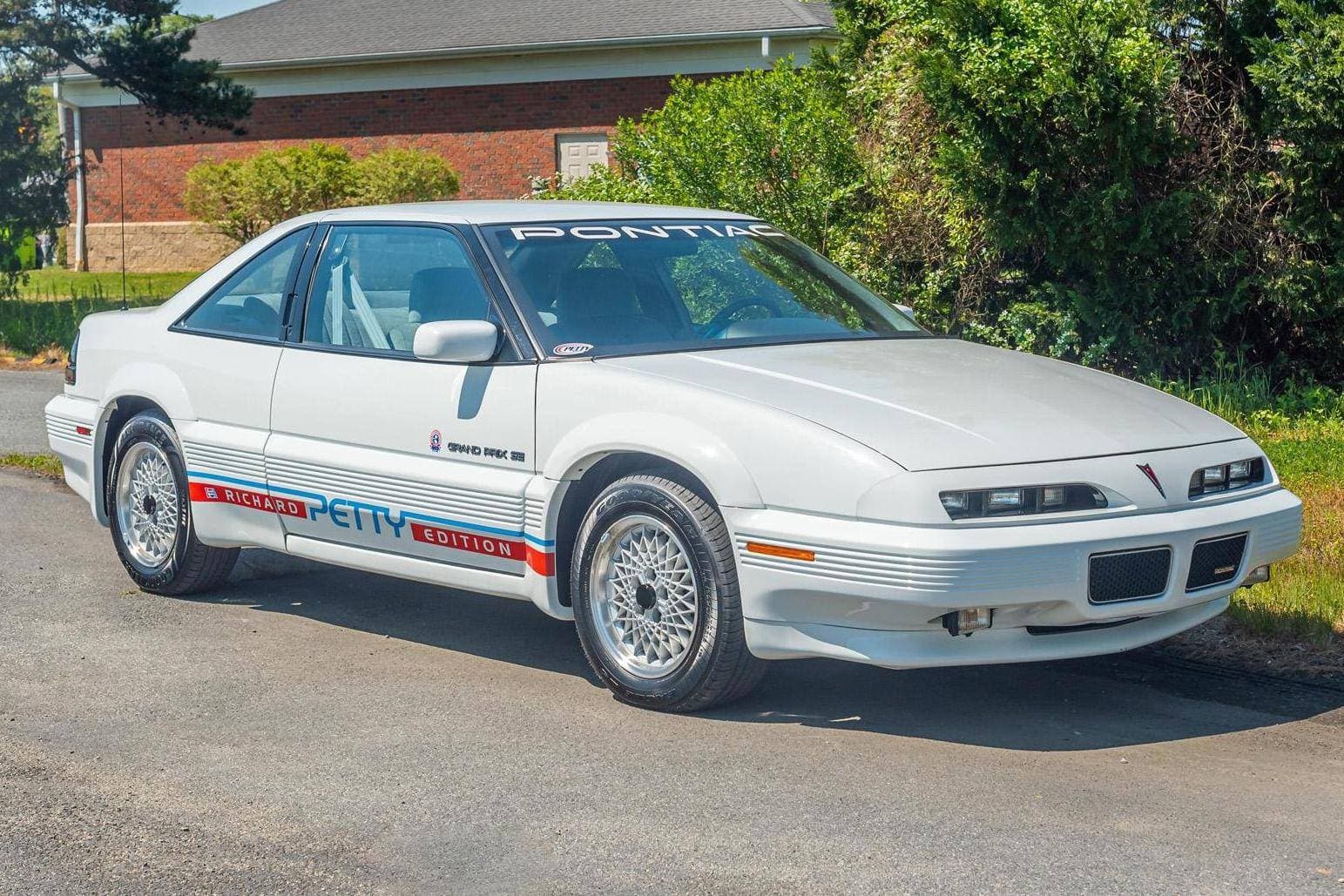 1991 Pontiac Grand Prix sold for $9,100