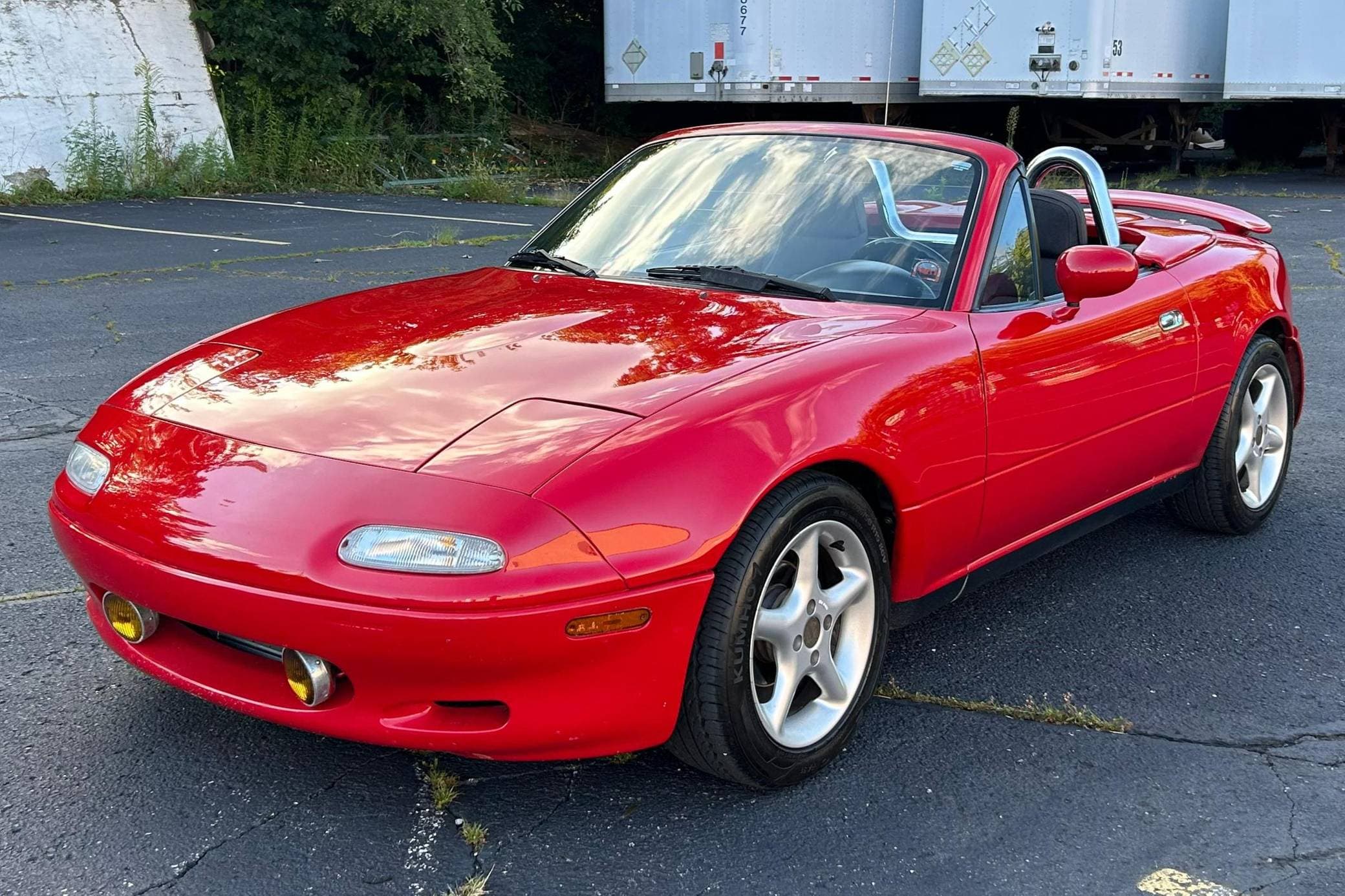 1990 Mazda NA Miata sold for $9,900