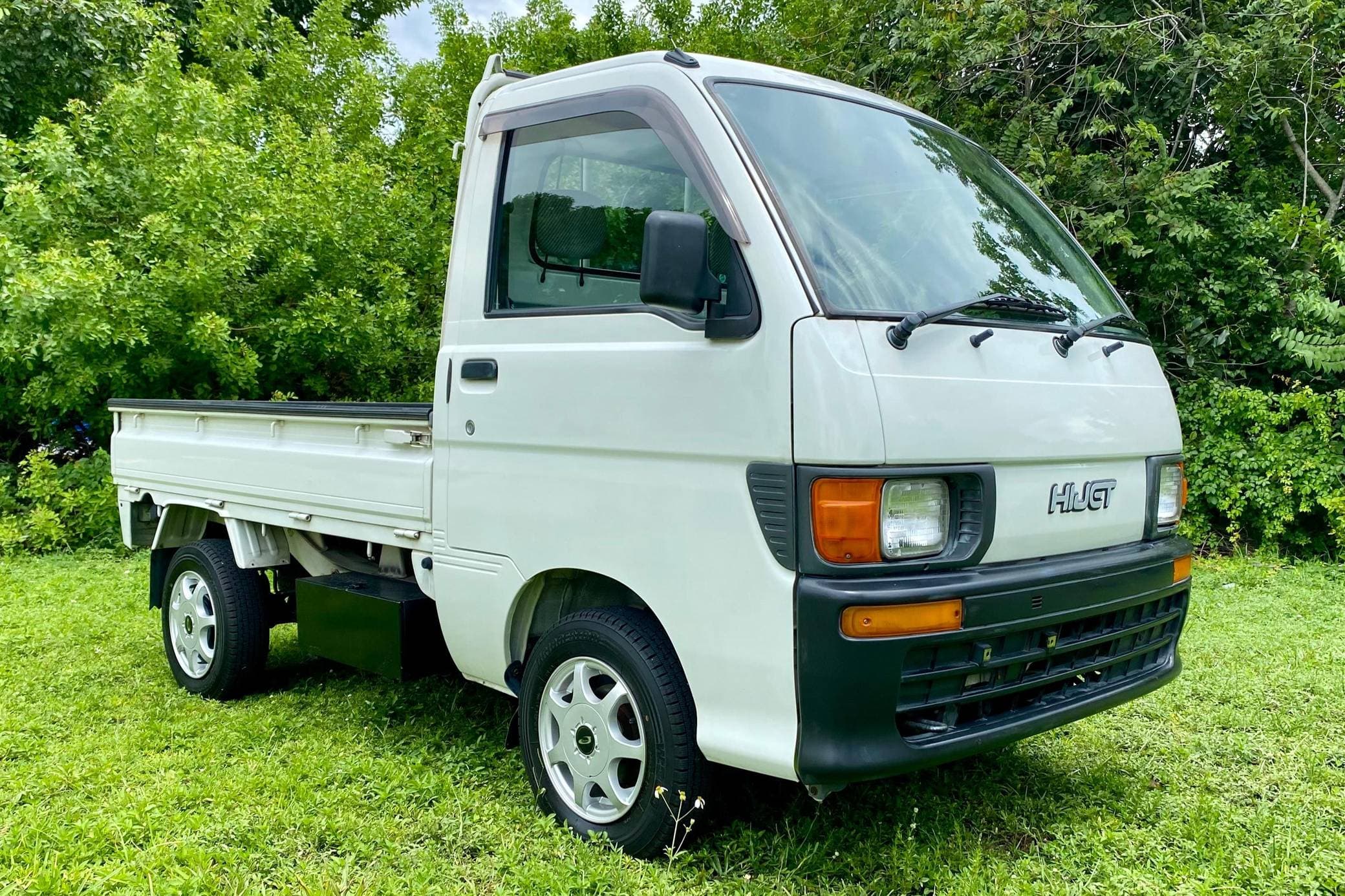 1997 Daihatsu Hijet sold for $6,300
