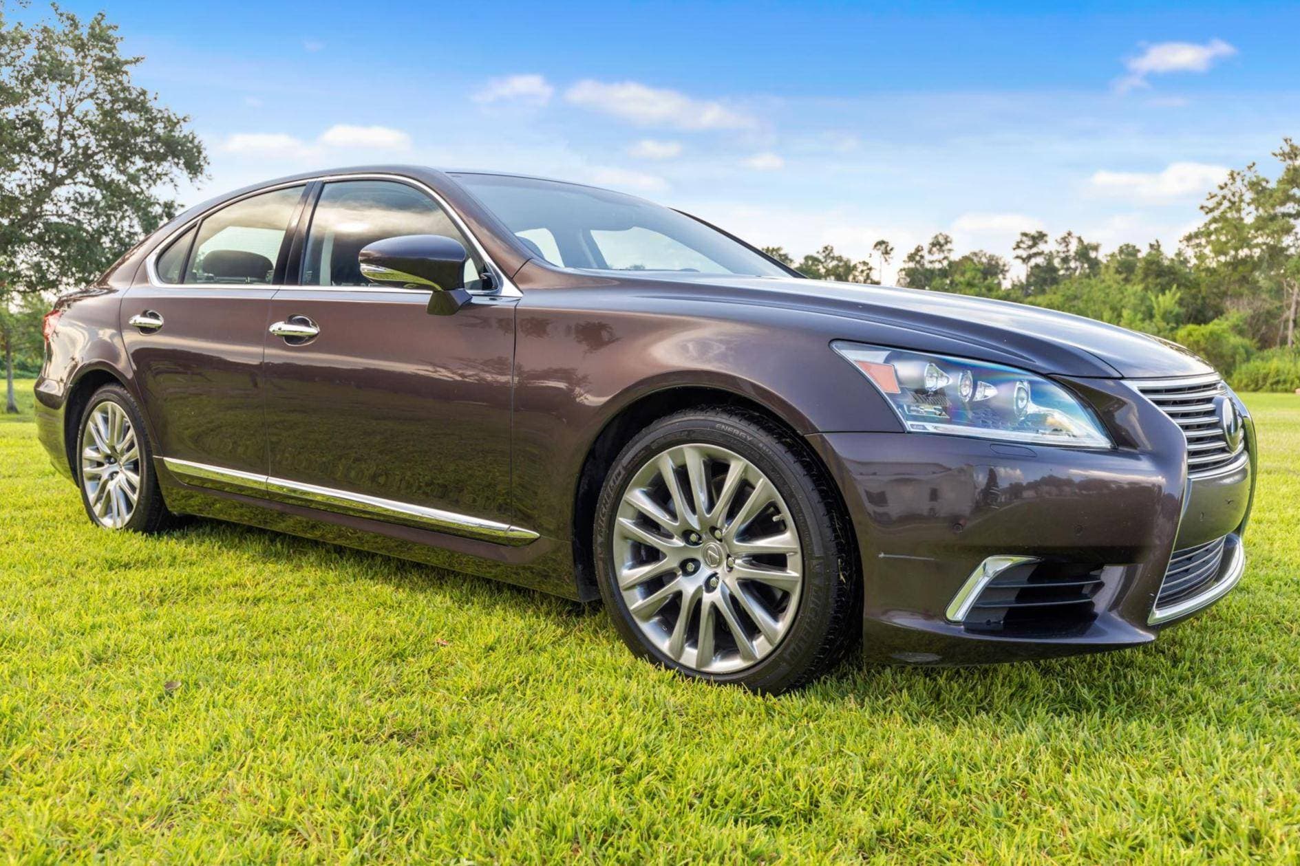 2014 Lexus LS sold for $23,000