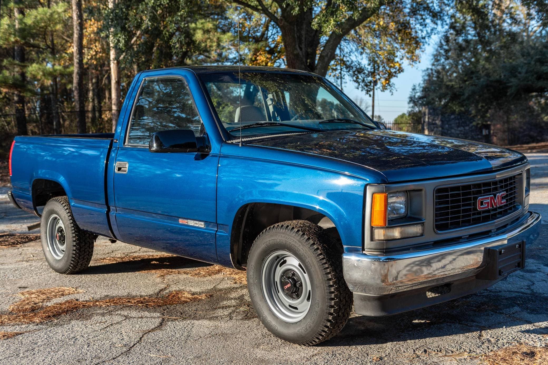 1998 GMC Sierra sold for $13,700