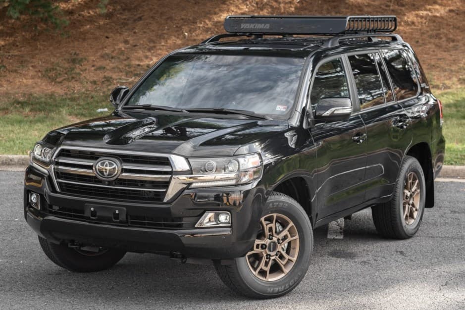 2021 Toyota Land Cruiser 200-Series sold for $121,000