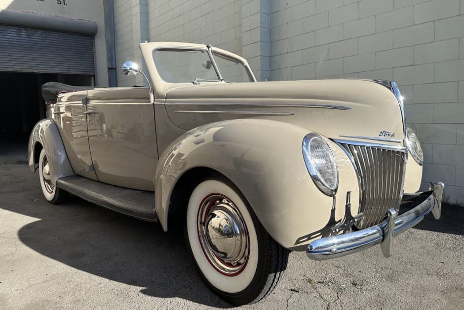 1939 Ford Standard, Deluxe, & Super Deluxe sold for $31,500