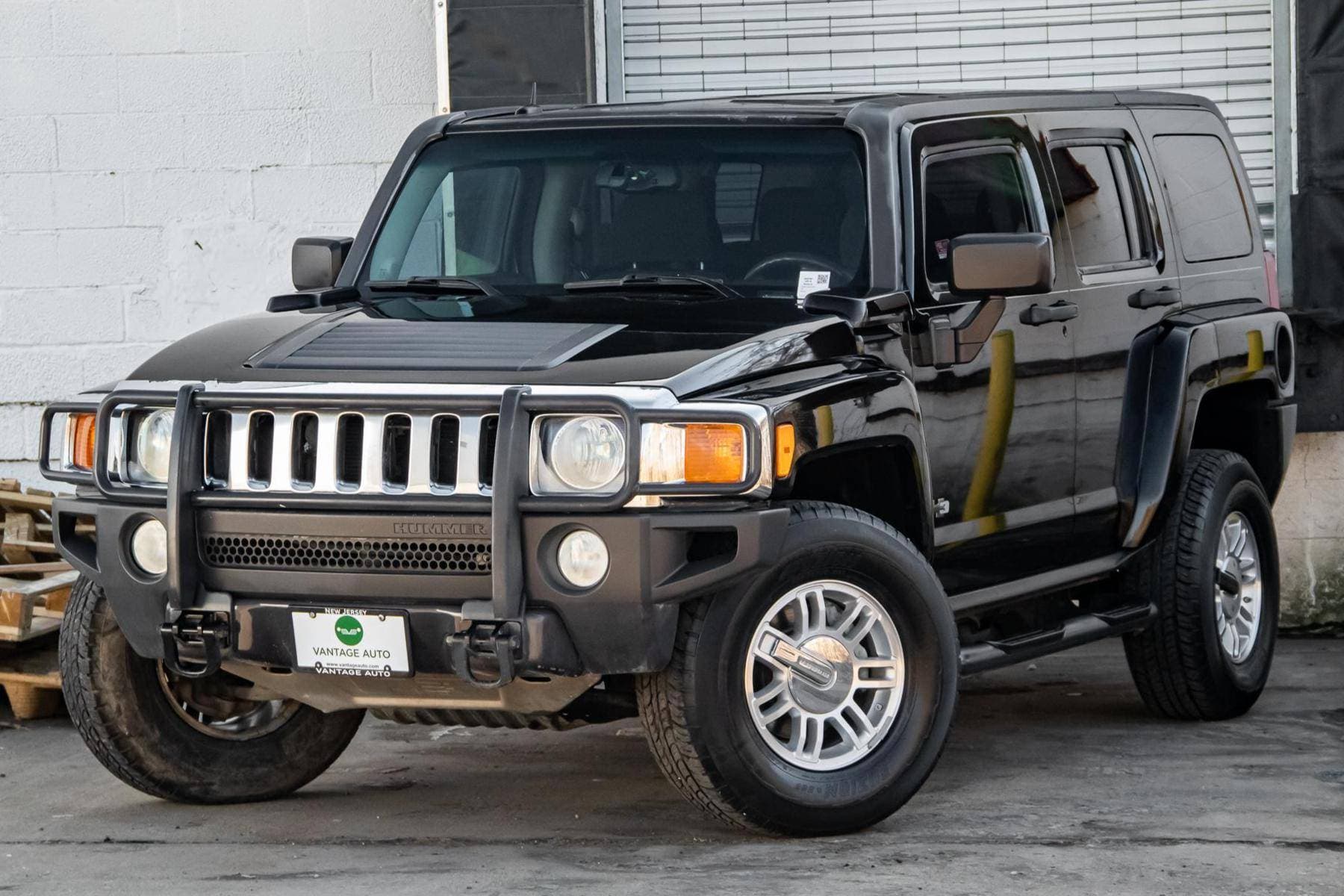 2006 Hummer H3 sold for $9,300