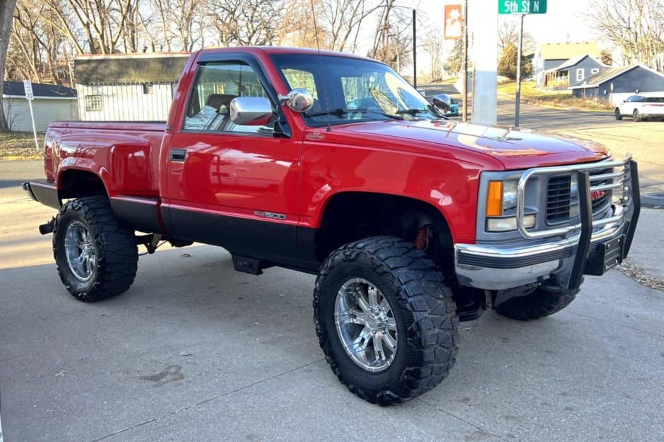 1994 GMC Sierra (GMT400 1988-2002) sold for $17,750