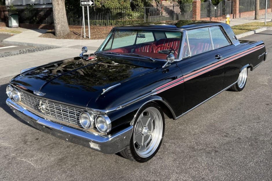 1962 Ford Galaxie sold for $16,500