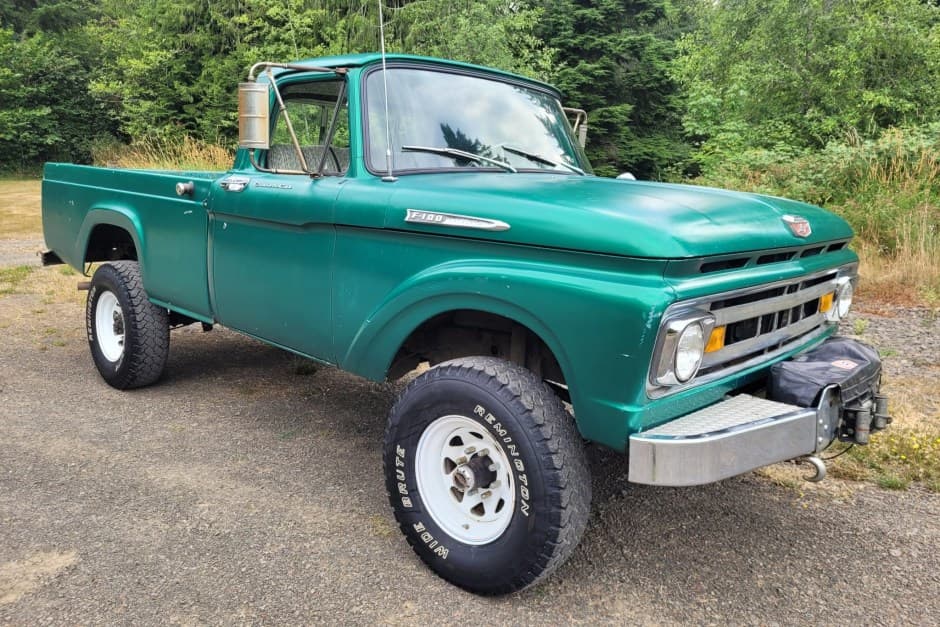 1961 Ford F-Series 1961-1966 sold for $9,000