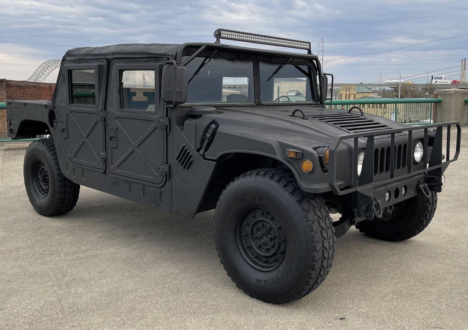 1995 AM General Hummer sold for $27,250