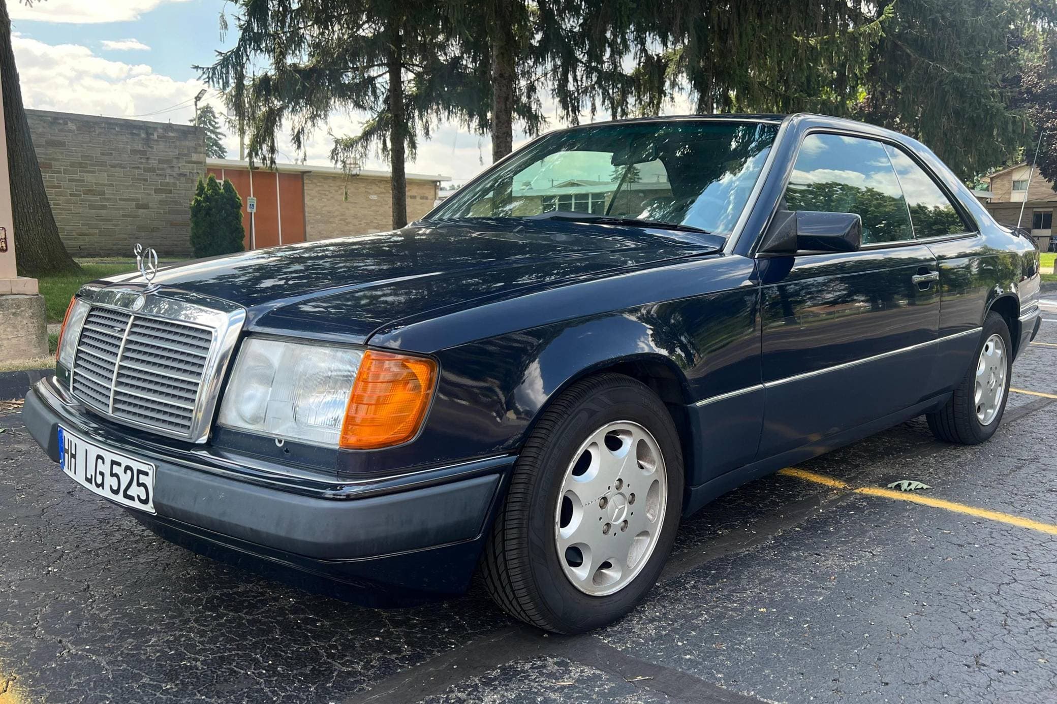 1993 Mercedes-Benz E-Class sold for $4,000
