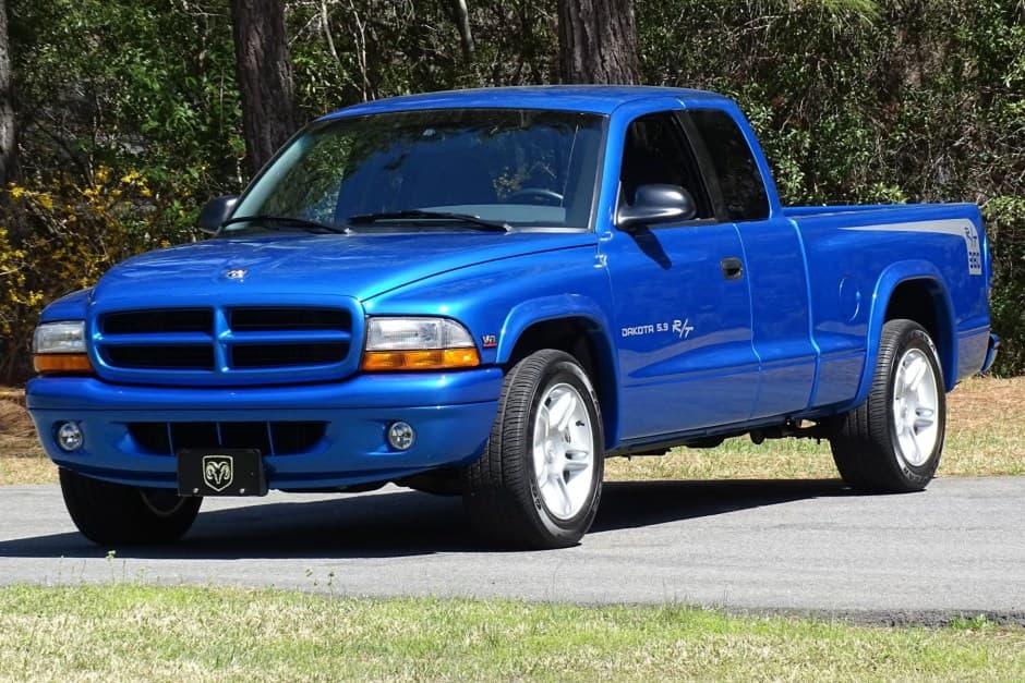 1998 Dodge Dakota (1997-2004) sold for $28,519
