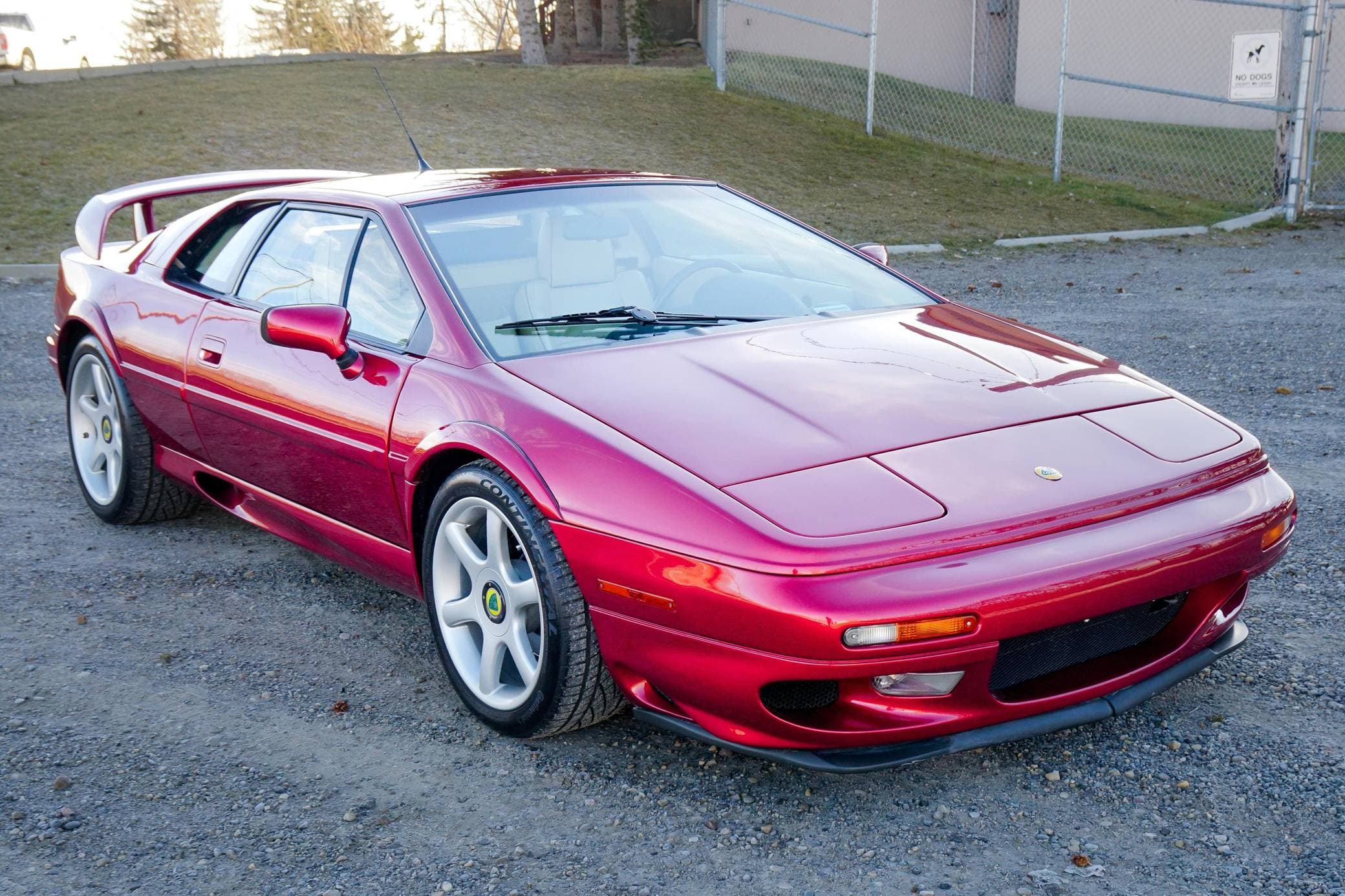 1999 Lotus Esprit sold for $55,500