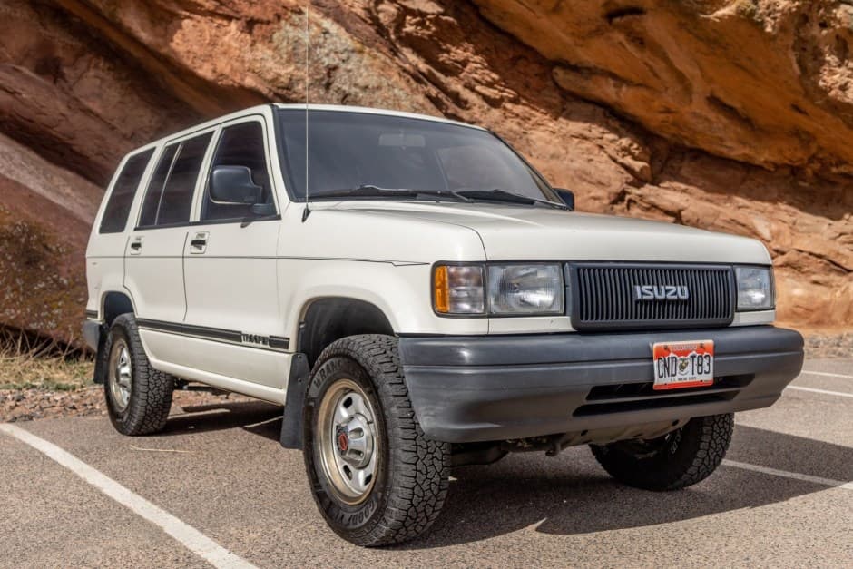 1994 Isuzu Trooper sold for $10,344