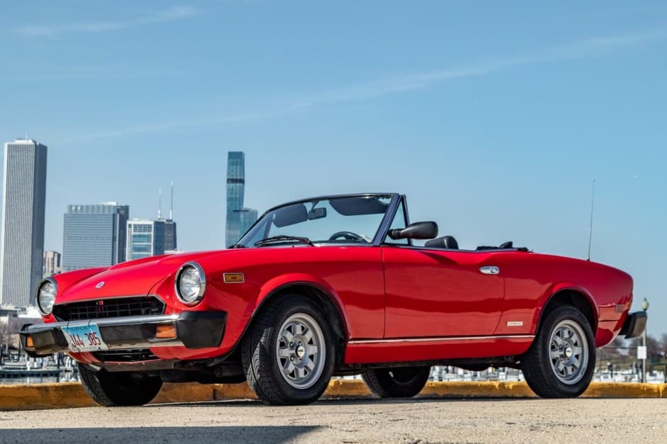 1983 Fiat 124 Spider (1966-1985) sold for $11,000