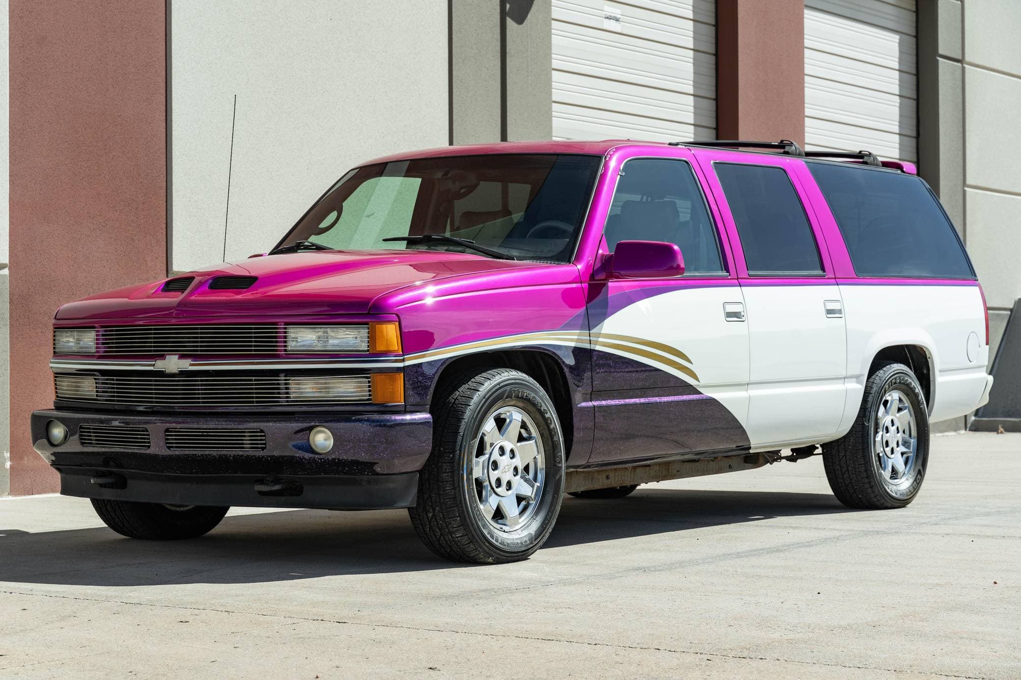 1996 Chevrolet Suburban sold for $5,600