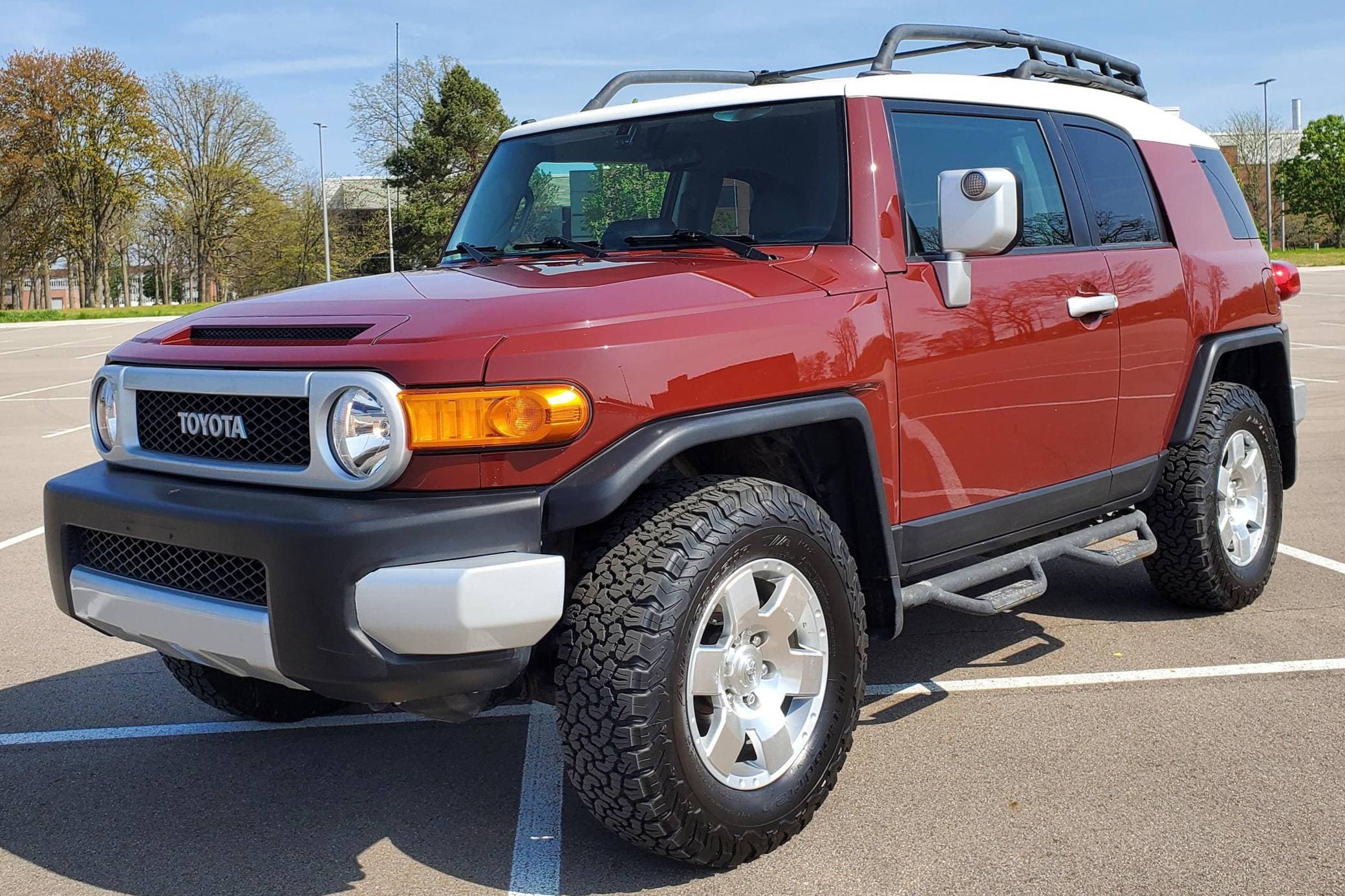 2010 Toyota FJ Cruiser sold for $20,810