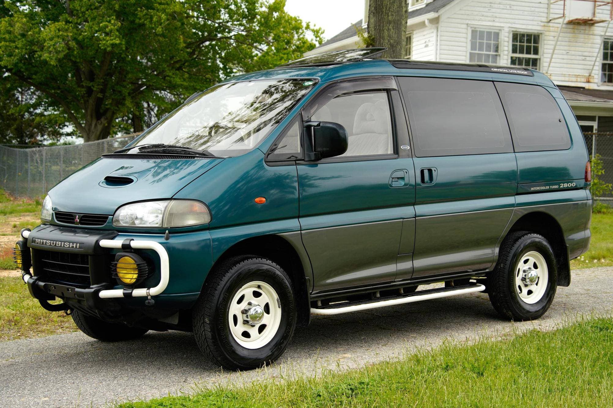 1995 Mitsubishi Delica sold for $12,200