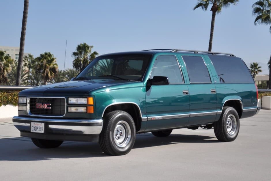 1997 GMC Suburban (GMT400 1992-1999) sold for $18,750