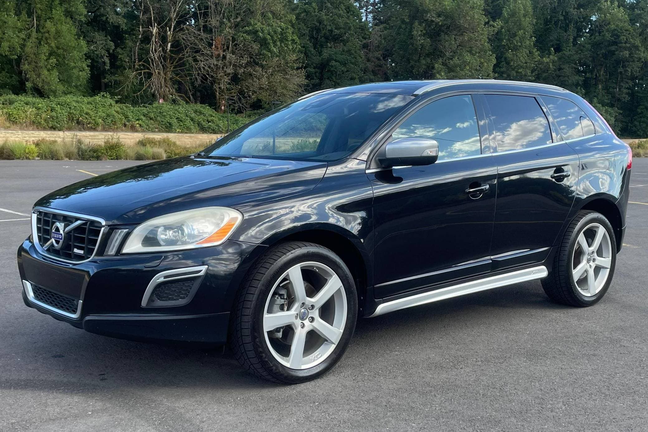 2013 Volvo XC60 sold for $9,300