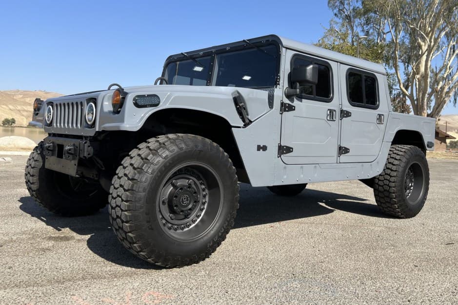 2009 Hummer HMMWV/Humvee sold for $75,000