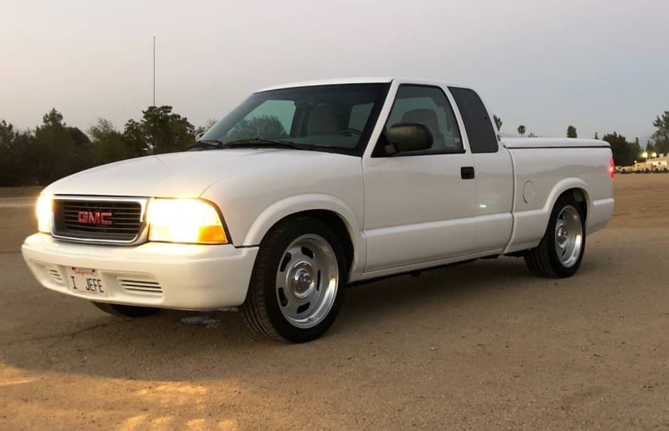 2003 GMC Sonoma (1994-2004) sold for $8,300
