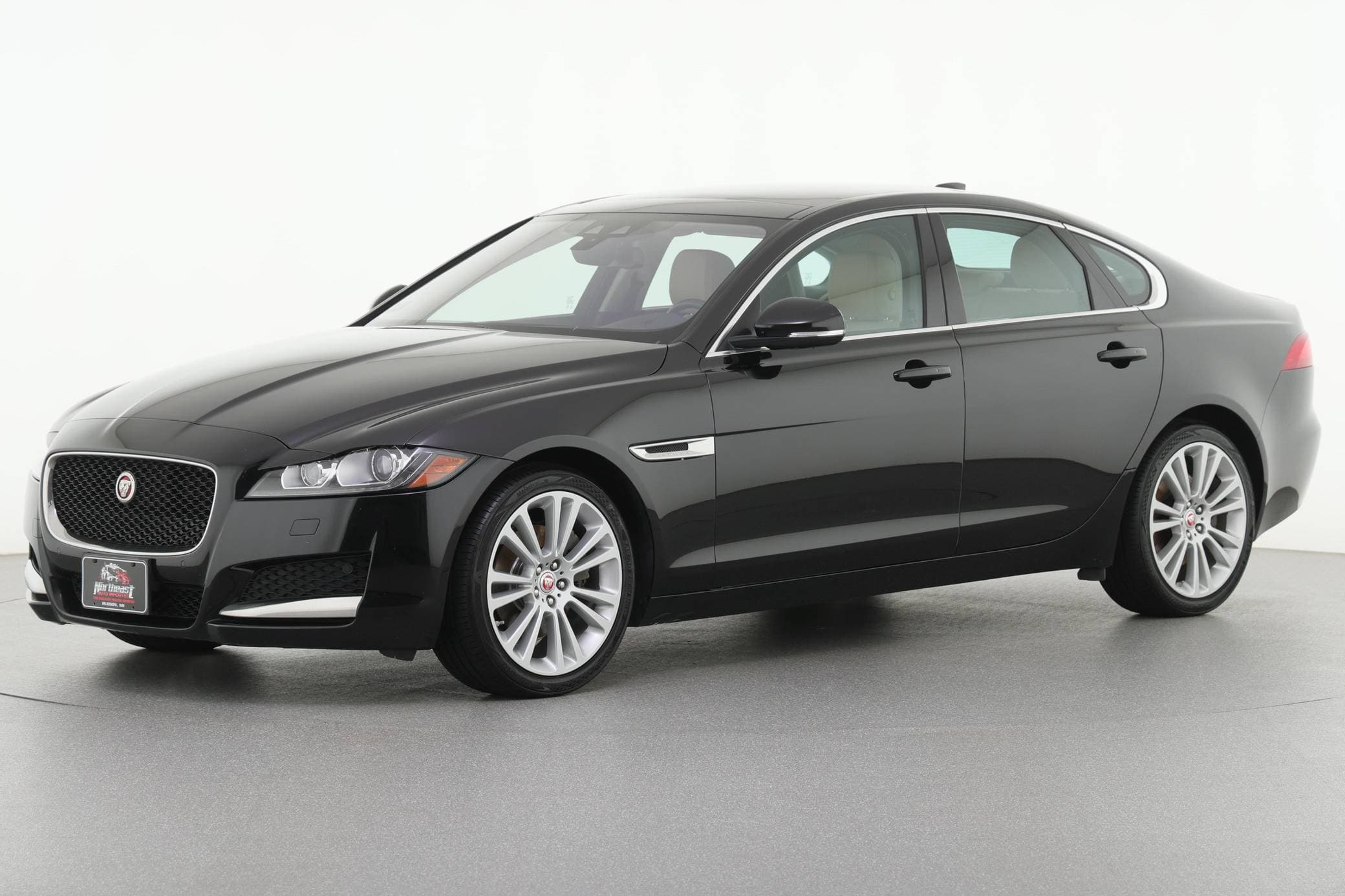 2017 Jaguar XF sold for $23,000