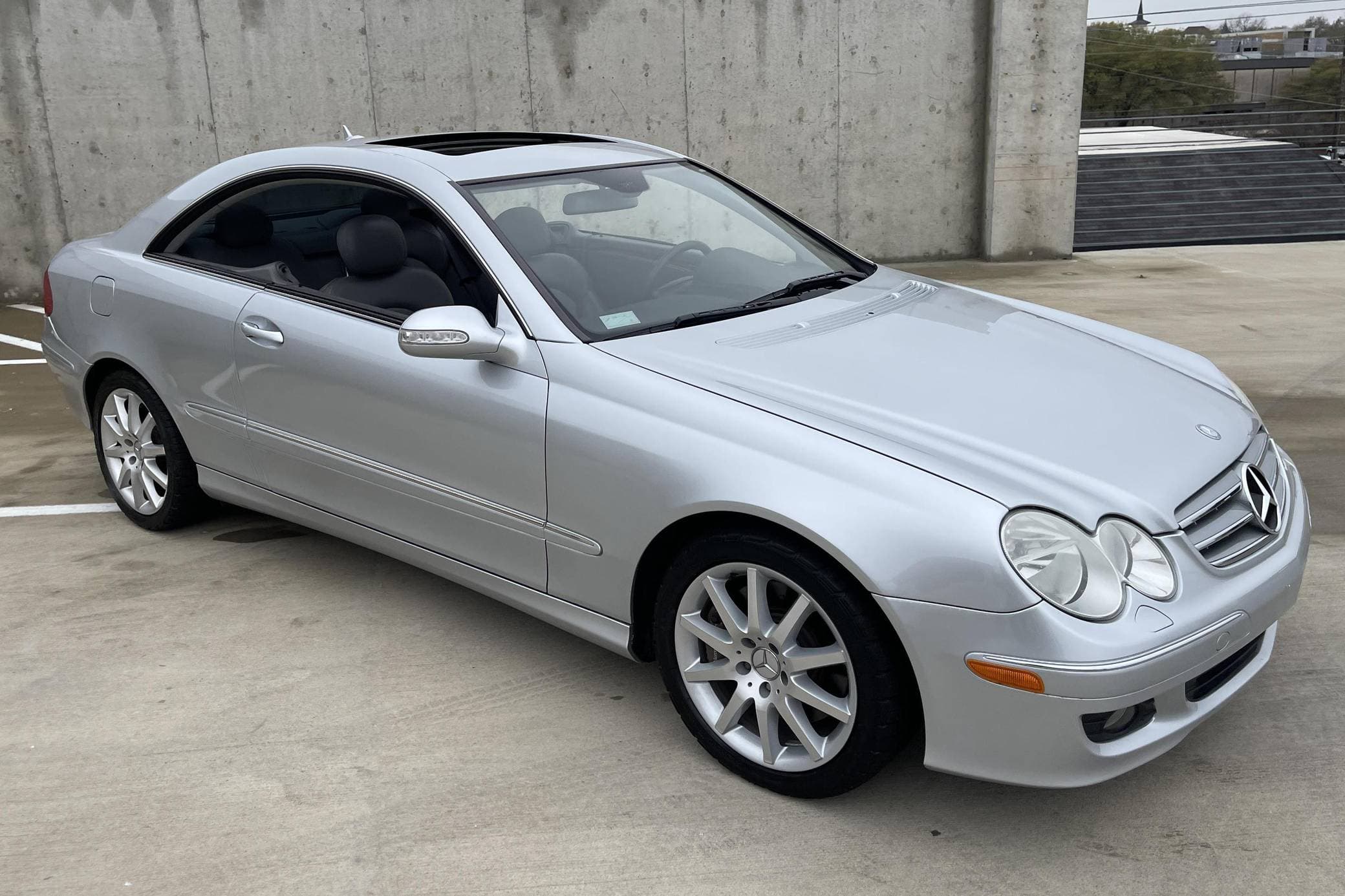 2007 Mercedes-Benz CLK-Class sold for $10,700
