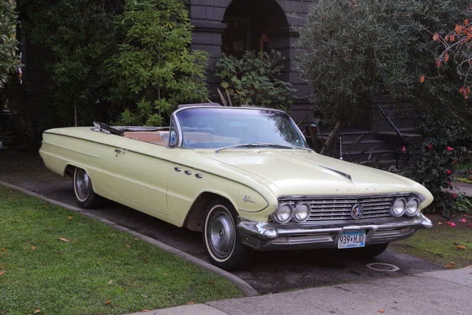 1961 Buick LeSabre sold for $7,000