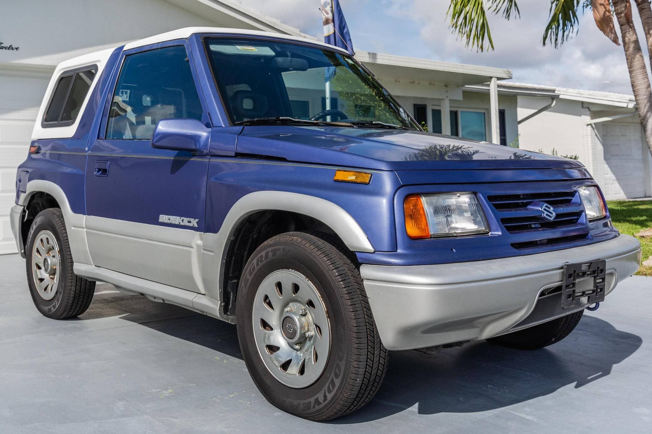 1998 Suzuki Sidekick sold for $4,100